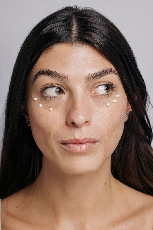 Come adattare la skincare in base alle stagioni